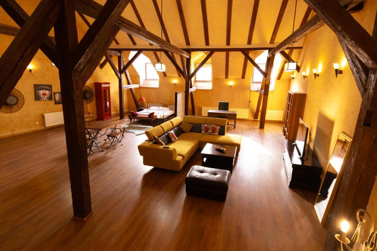 The Attic - Large Open-Space In The Old Town Of Brasov, Minutes Away From The Black Church Екстер'єр фото