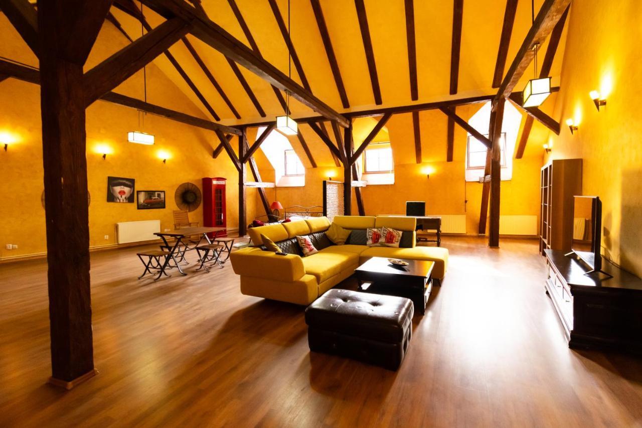 The Attic - Large Open-Space In The Old Town Of Brasov, Minutes Away From The Black Church Екстер'єр фото
